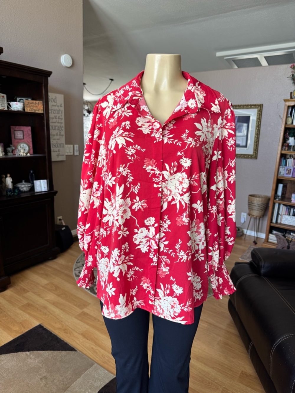 Boutique red & white floral long sleeves button up blouse-size XL - Picture 6 of 9